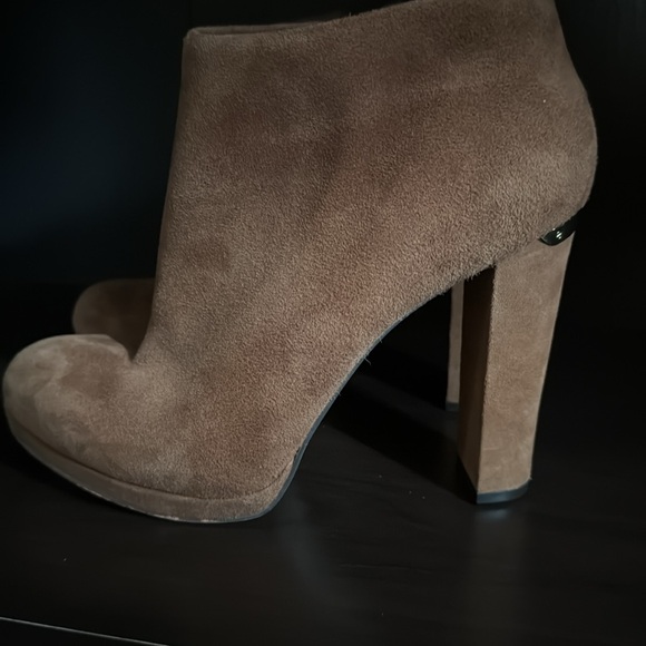 Brown high heel boots - Picture 2 of 3